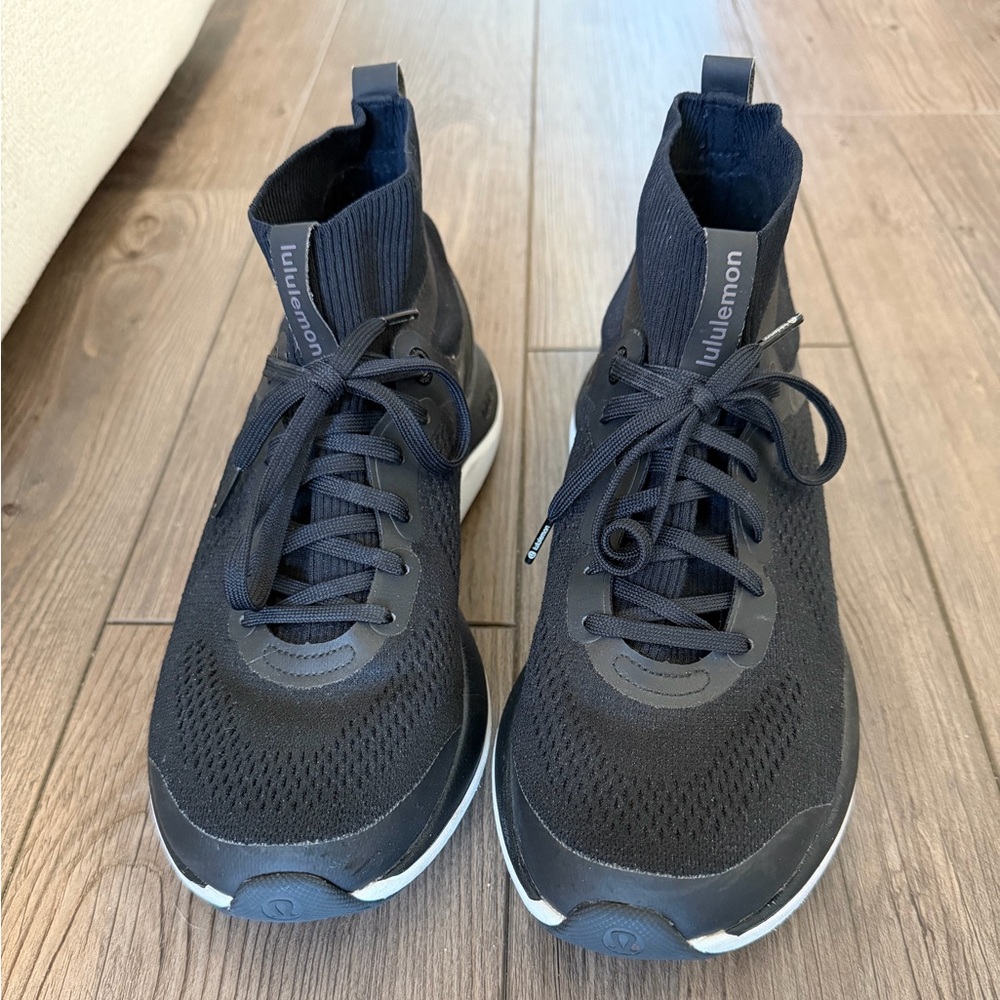 lululemon athletica women’s Black Knit Sneakers